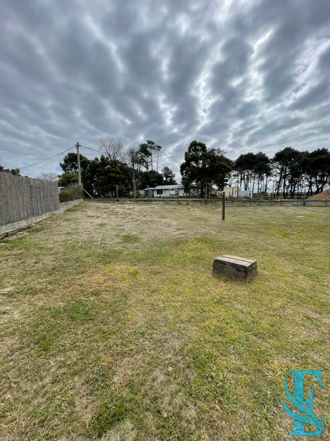 Casa ID.467 - Venta Casa En Excelente Punto Con Gran Terreno Esquinero 