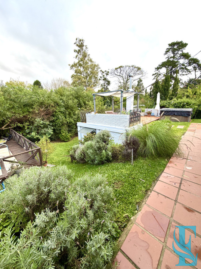 Casa ID.933 - Casa Chalet 3 Dormitorios Con Piscina Y Amplia Barbacoa Pinares, Punta del Este 