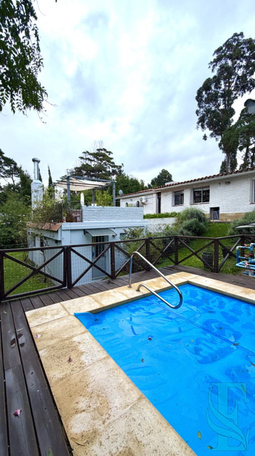 Casa ID.933 - Casa Chalet 3 Dormitorios Con Piscina Y Amplia Barbacoa Pinares, Punta del Este 