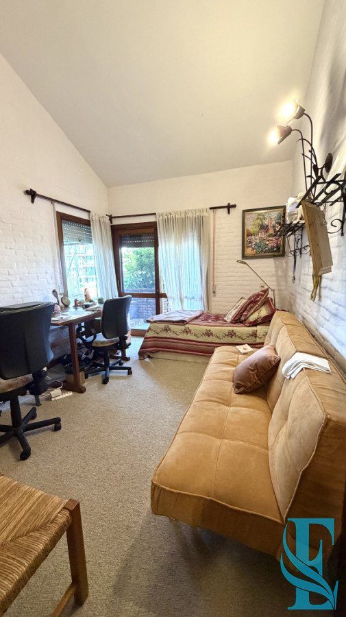 Casa ID.978 - Chalet Con Vista Al Mar 4 Dormitorios + Dep Con Baño Y Piscina Climatizada
