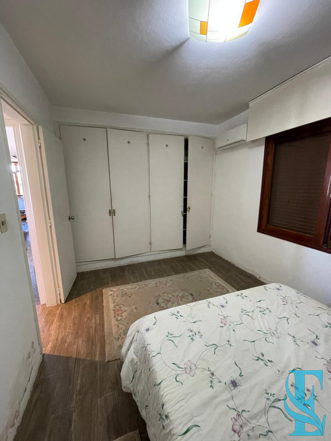 Casa ID.495 - Venta De Dos Apartamentos + Dep En Gran Terreno Con Deposito De 200 M2 A 400mts Del Mar 