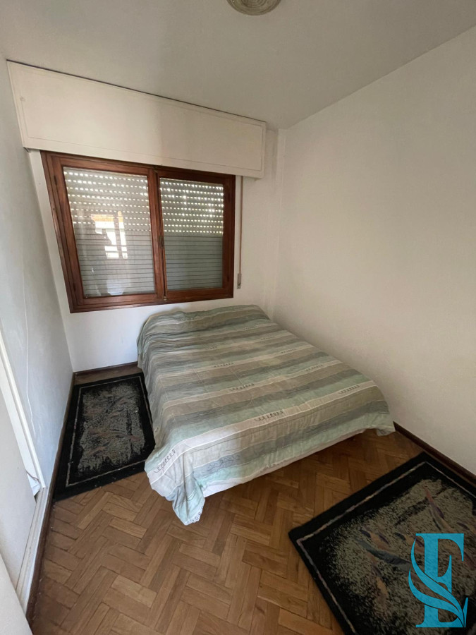 Casa ID.495 - Venta De Dos Apartamentos + Dep En Gran Terreno Con Deposito De 200 M2 A 400mts Del Mar 