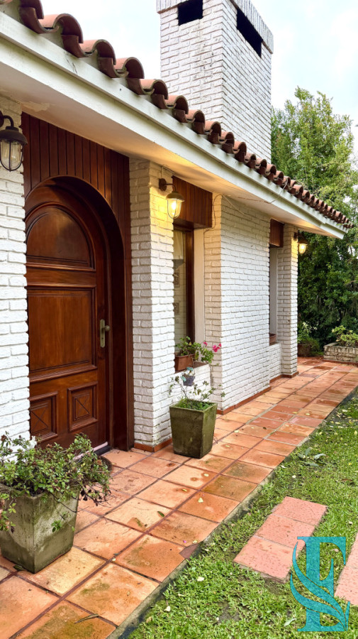 Casa ID.933 - Casa Chalet 3 Dormitorios Con Piscina Y Amplia Barbacoa Pinares, Punta del Este 