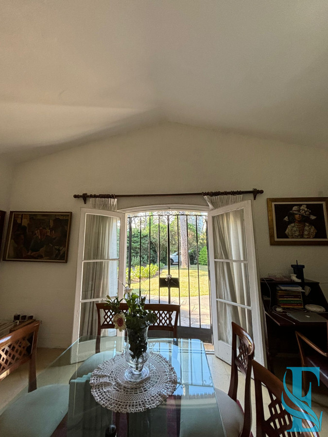 Casa ID.522 - Gran Chalet Con 5 Dormitorios Y Mas de 3000 M2 De Terreno Punta del Este, Playa Mansa