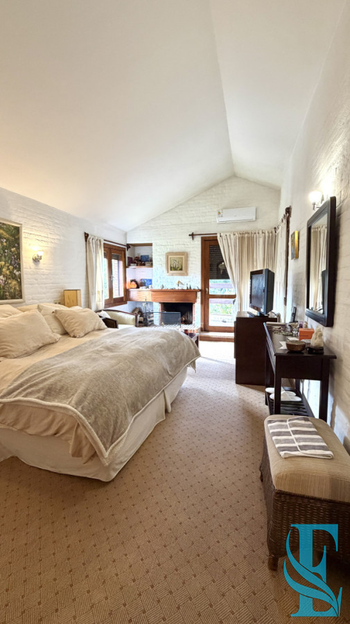 Casa ID.978 - Chalet Con Vista Al Mar 4 Dormitorios + Dep Con Baño Y Piscina Climatizada
