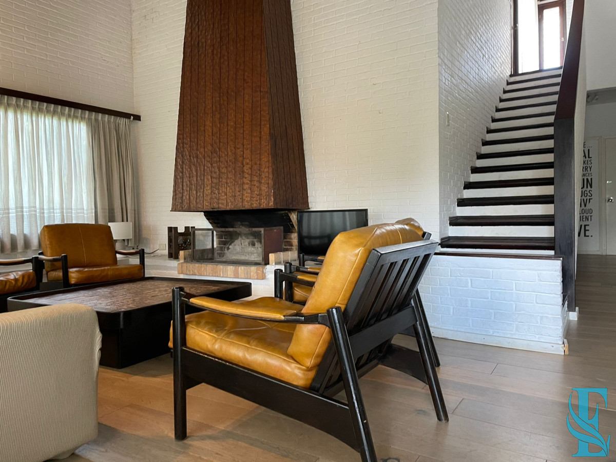 Casa ID.8 - Alquiler Anual Gran Chalet De 5 Dormitorios En Playa Mansa, Punta del Este 