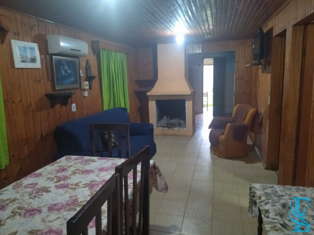 Casa ID.276 - Gran Propiedad Con 1 Casa, 1 Aptos Y Barbacoa En Barra del Chui Brasileña 