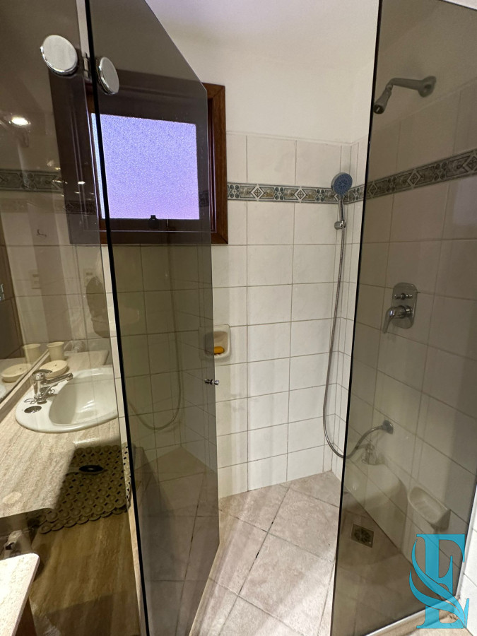 Casa ID.531 - Hermoso Chalet De 3 Dorm A Tan Solo 50 Mts De Playa Mansa, Punta del Este