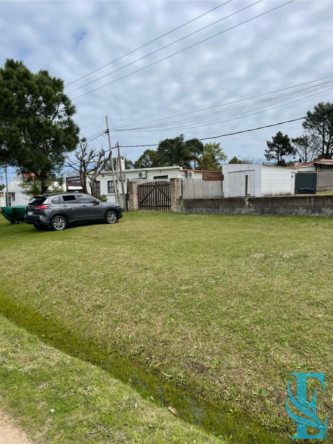 Casa ID.467 - Venta Casa En Excelente Punto Con Gran Terreno Esquinero 