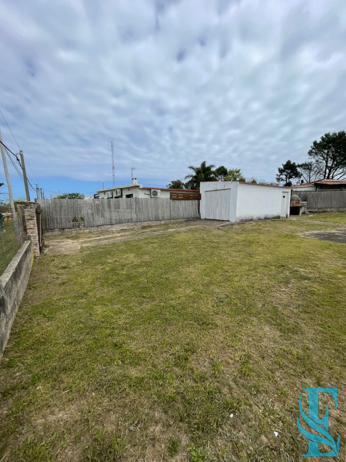 Casa ID.467 - Venta Casa En Excelente Punto Con Gran Terreno Esquinero 