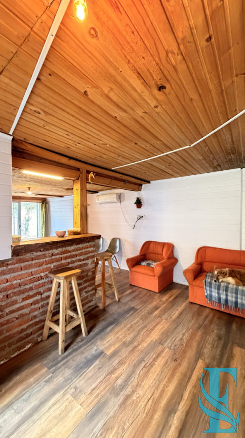 Casa ID.1005 - EN VENTA CASA DE MADERA EN PORTEZUELO 