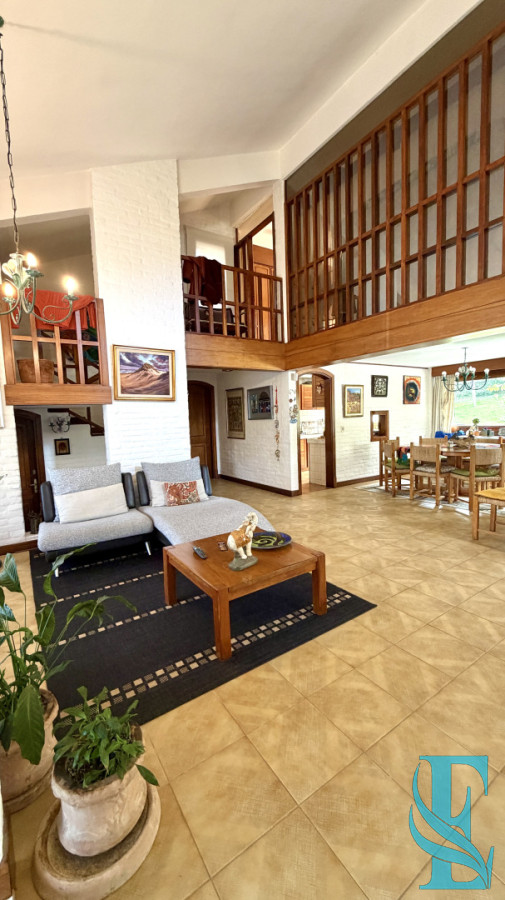 Casa ID.978 - Chalet Con Vista Al Mar 4 Dormitorios + Dep Con Baño Y Piscina Climatizada