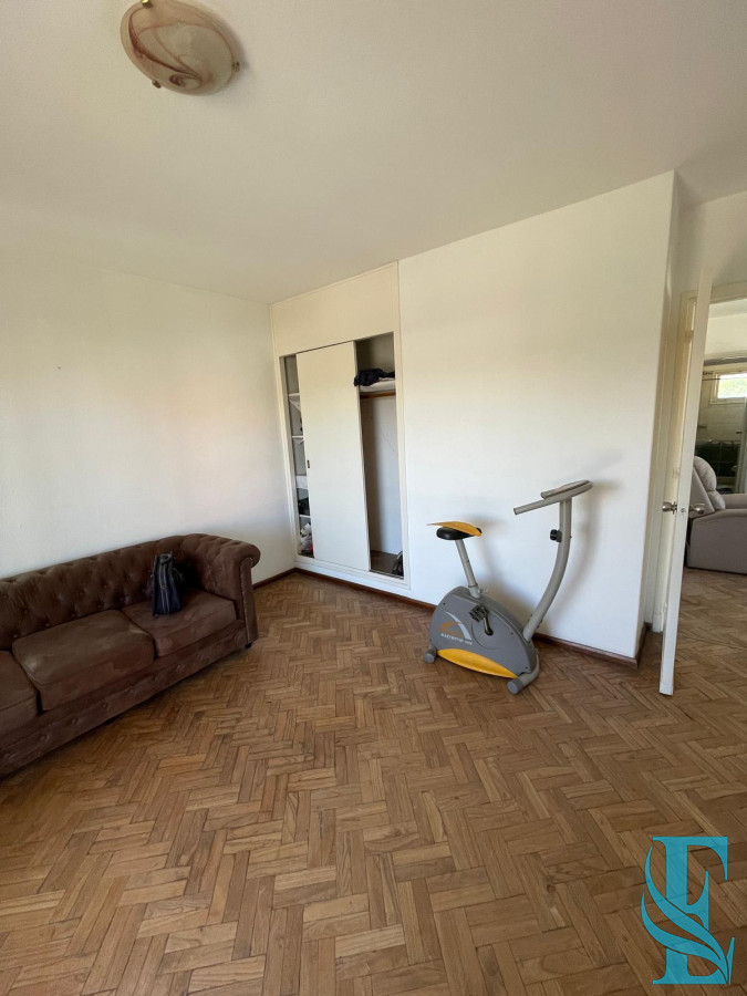 Casa ID.495 - Venta De Dos Apartamentos + Dep En Gran Terreno Con Deposito De 200 M2 A 400mts Del Mar 