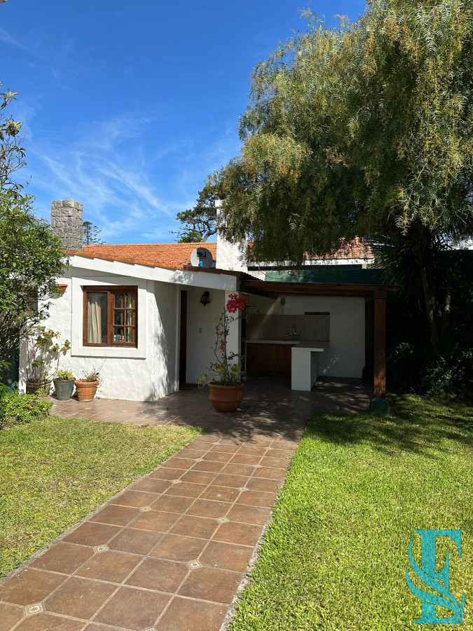 Casa ID.531 - Hermoso Chalet De 3 Dorm A Tan Solo 50 Mts De Playa Mansa, Punta del Este