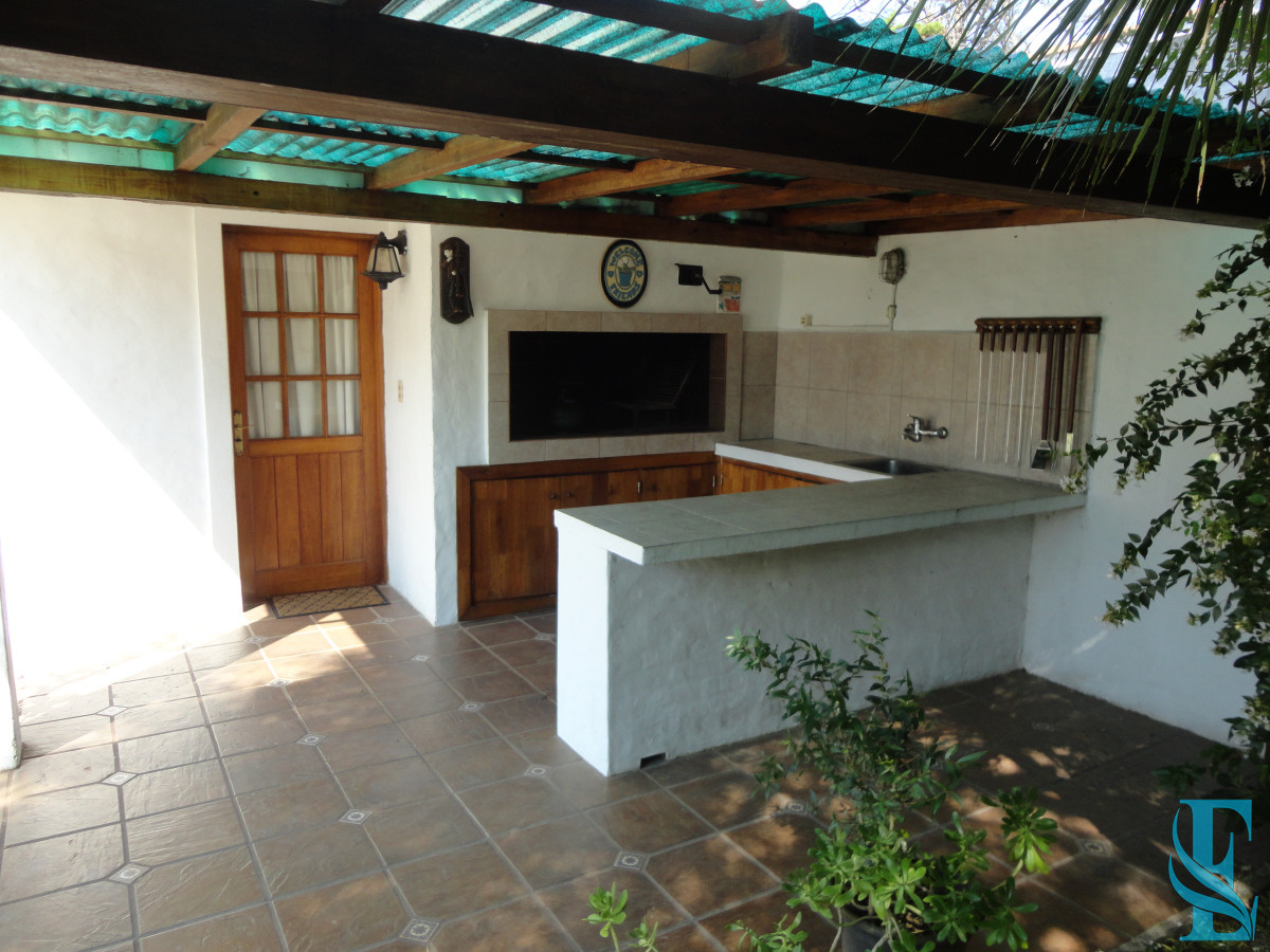 Casa ID.531 - Hermoso Chalet De 3 Dorm A Tan Solo 50 Mts De Playa Mansa, Punta del Este
