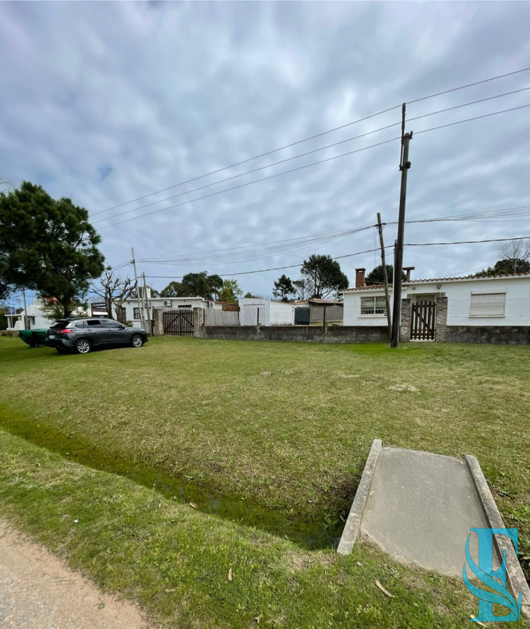 Casa ID.467 - Venta Casa En Excelente Punto Con Gran Terreno Esquinero 