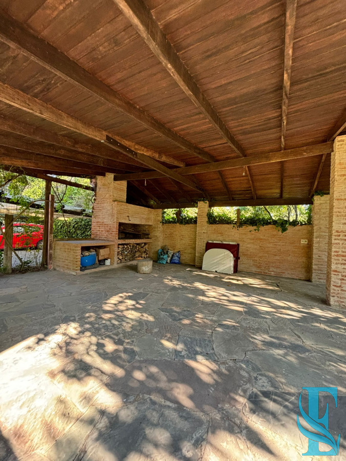 Casa ID.522 - Gran Chalet Con 5 Dormitorios Y Mas de 3000 M2 De Terreno Punta del Este, Playa Mansa