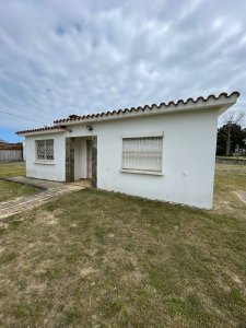 Venta Casa En Excelente Punto Con Gran Terreno Esquinero 