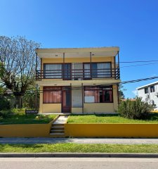 Venta De Dos Apartamentos + Dep En Gran Terreno Con Deposito De 200 M2 A 400mts Del Mar