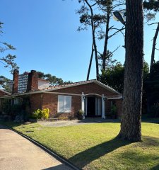 Gran Chalet Con 5 Dormitorios Y Mas de 3000 M2 De Terreno Punta del Este, Playa Mansa