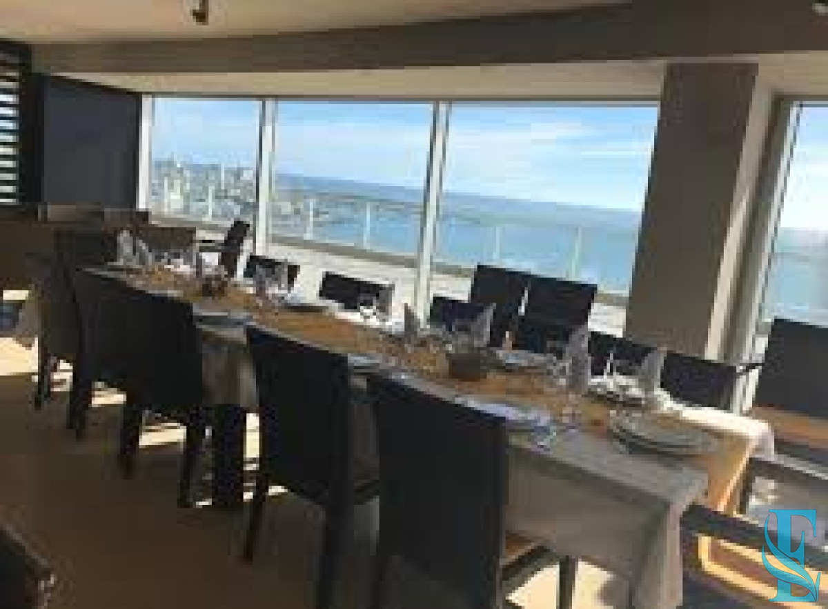 Apartamento ID.566 - Alquiler Apto Seasons Tower 2 Dormitorios A 50 Mts del Mar Playa Mansa, Punta del Este 