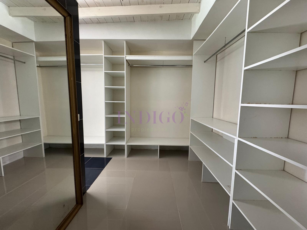 Casa Ref.951 - Casa en venta,  4 dormitorios, Punta Ballena, Uurguay