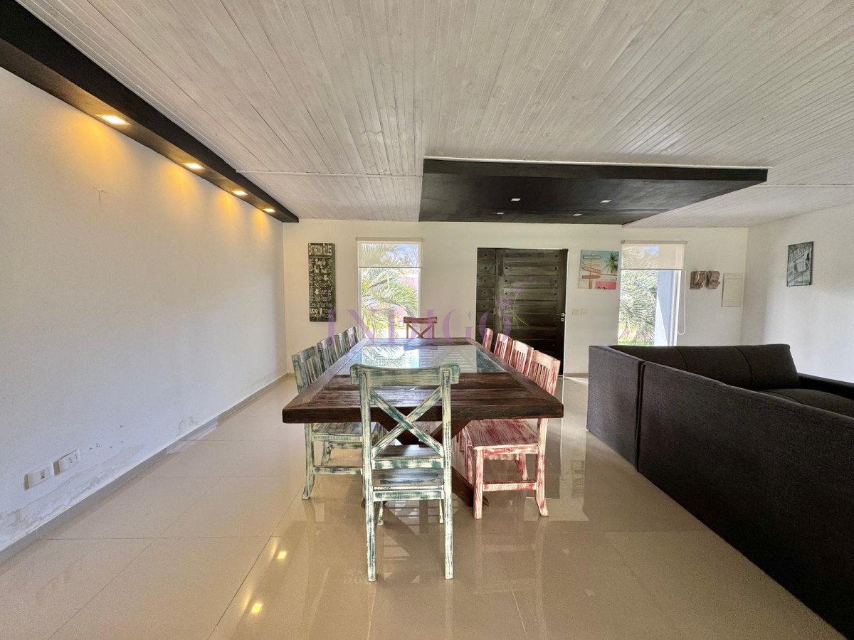 Casa Ref.951 - Casa en venta,  4 dormitorios, Punta Ballena, Uurguay