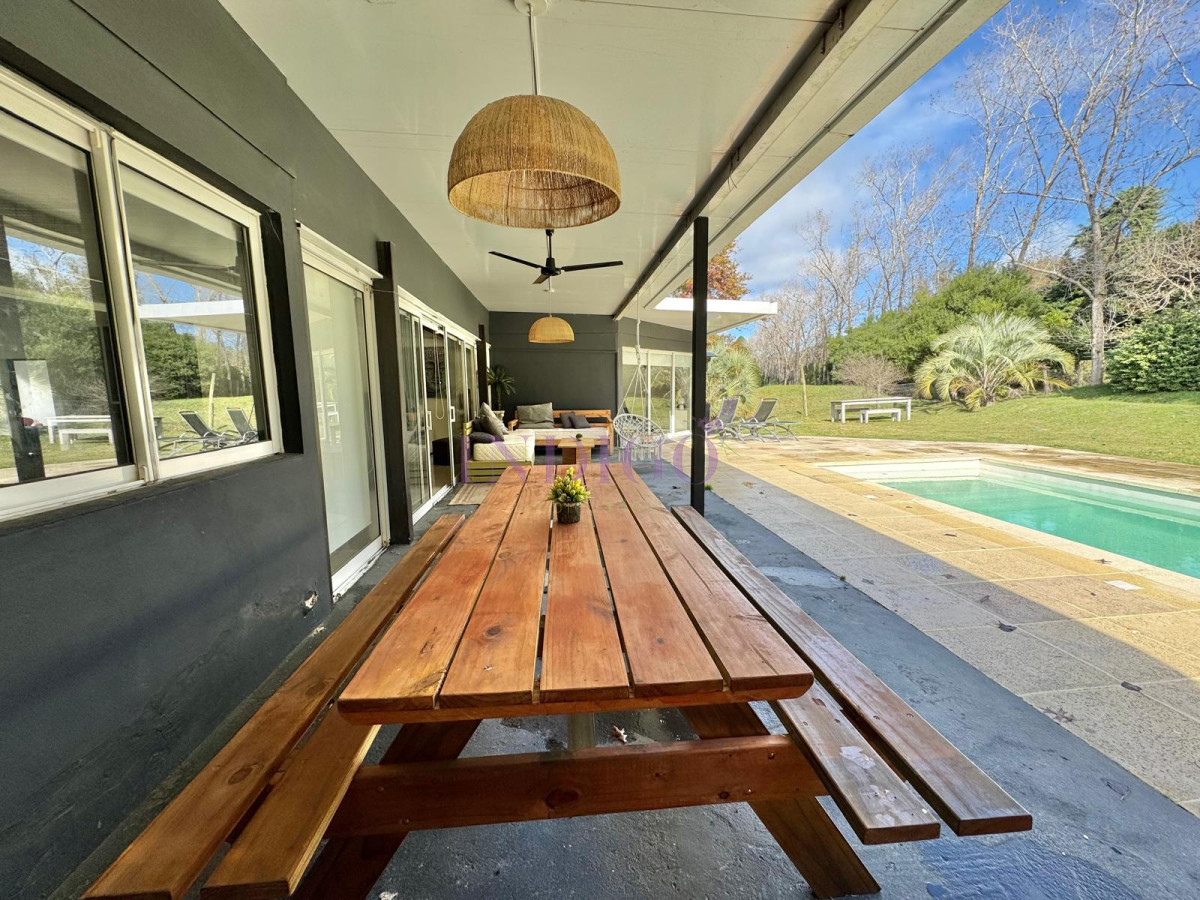 Casa Ref.951 - Casa en venta,  4 dormitorios, Punta Ballena, Uurguay