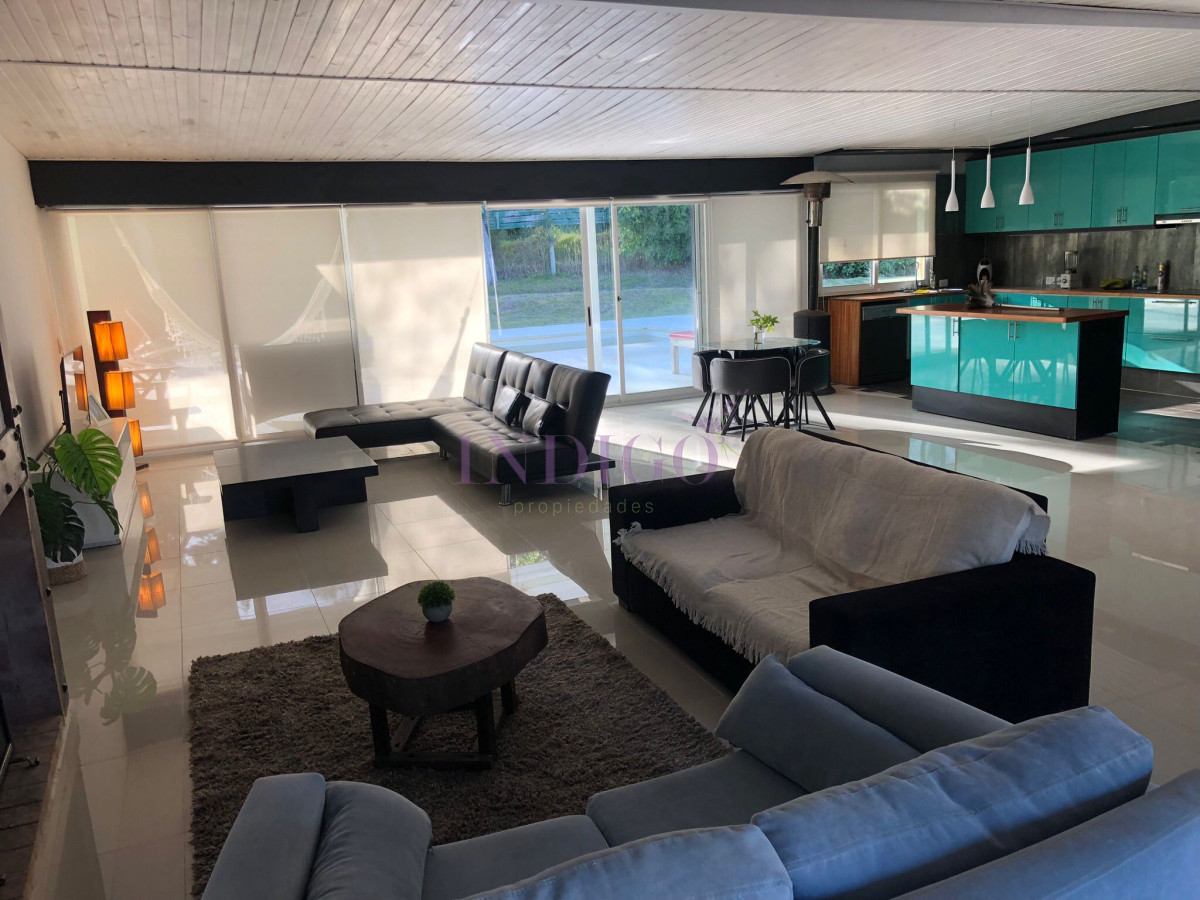 Casa Ref.951 - Casa en venta,  4 dormitorios, Punta Ballena, Uurguay