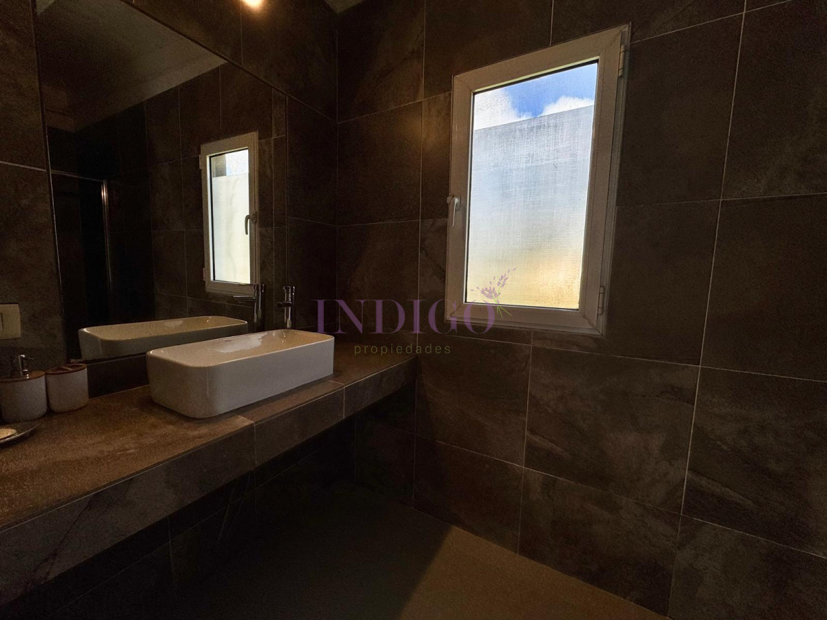 Casa Ref.951 - Casa en venta,  4 dormitorios, Punta Ballena, Uurguay