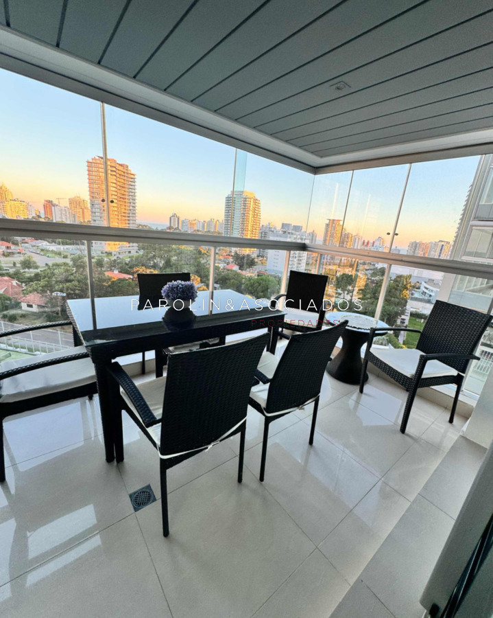 Apartamento en venta de 2 dormitorios en Miami Boulevard, Punta del Este. - JPA10820A