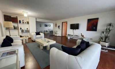 Apartamento en venta de 3 dormitorios en torre Punta del Este.