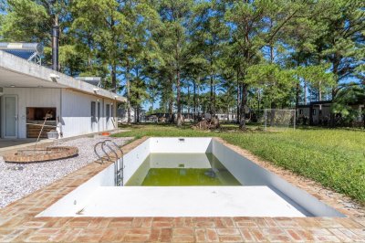 VENTA DE CASA DE 5 DORMITORIOS EN CHACRAS DEL PINAR PUNTA BALLENA