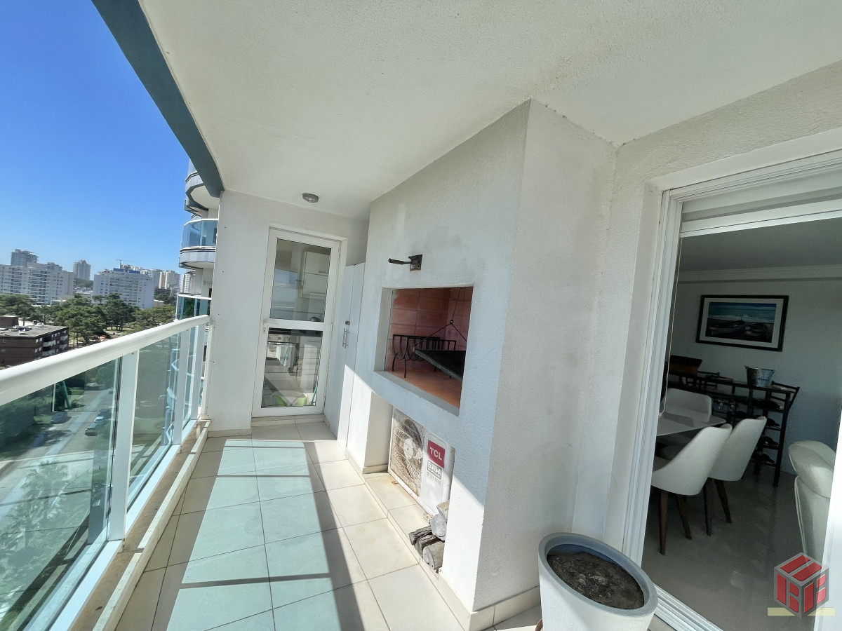 Apartamento ID.8996 - VENTA DE APARTAMENTO DE 3 SUITES CON PARRILLERO PROPIO EN MANSA PUNTA DEL ESTE