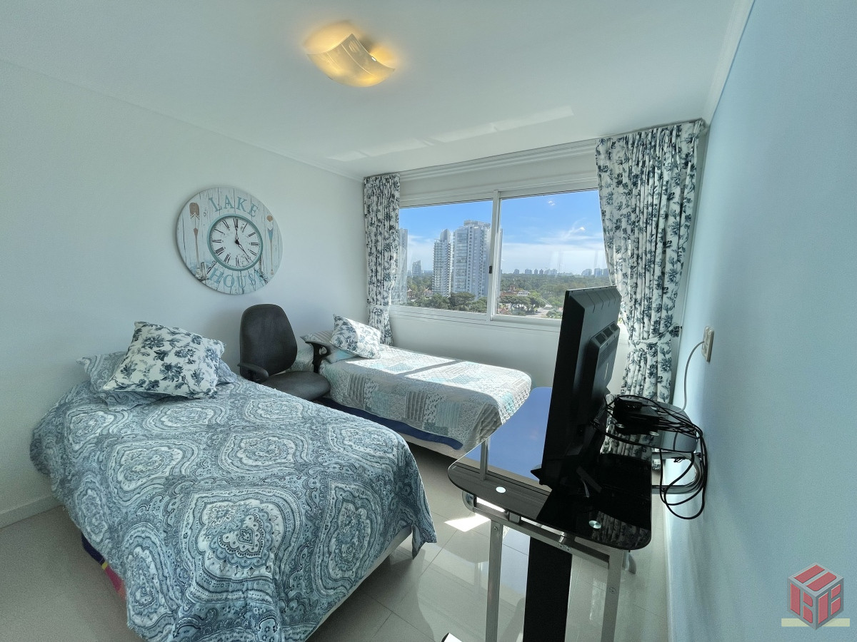 Apartamento ID.8996 - VENTA DE APARTAMENTO DE 3 SUITES CON PARRILLERO PROPIO EN MANSA PUNTA DEL ESTE