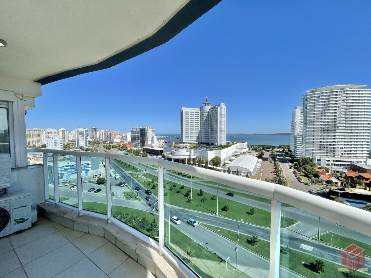 Apartamento ID.8996 - VENTA DE APARTAMENTO DE 3 SUITES CON PARRILLERO PROPIO EN MANSA PUNTA DEL ESTE