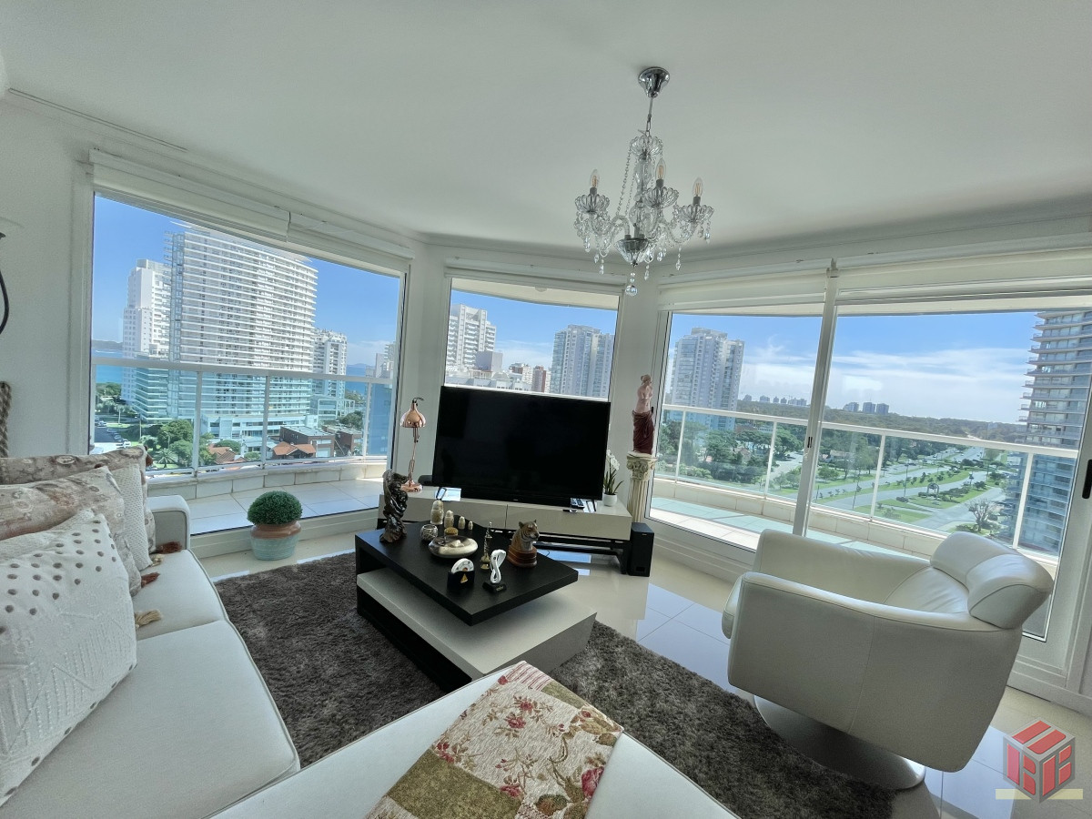 Apartamento ID.8996 - VENTA DE APARTAMENTO DE 3 SUITES CON PARRILLERO PROPIO EN MANSA PUNTA DEL ESTE