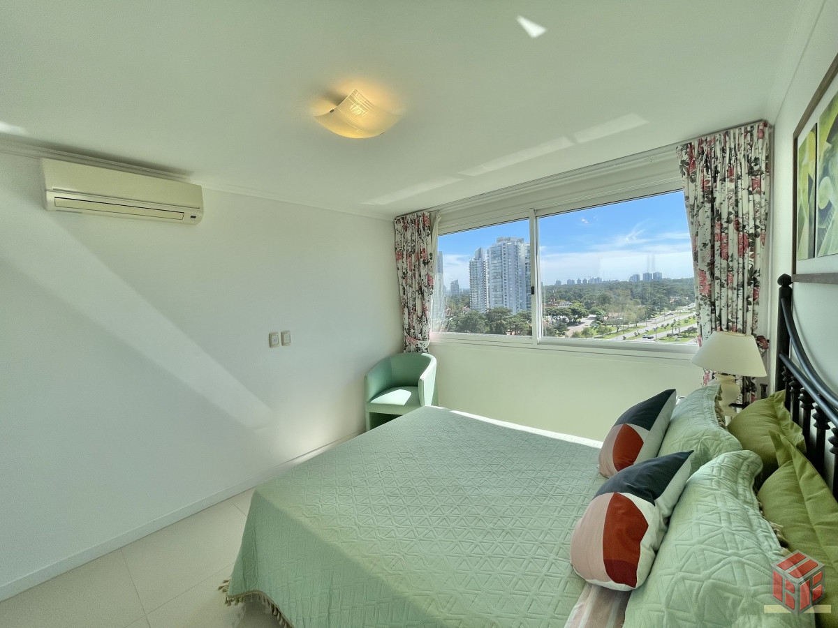 Apartamento ID.8996 - VENTA DE APARTAMENTO DE 3 SUITES CON PARRILLERO PROPIO EN MANSA PUNTA DEL ESTE