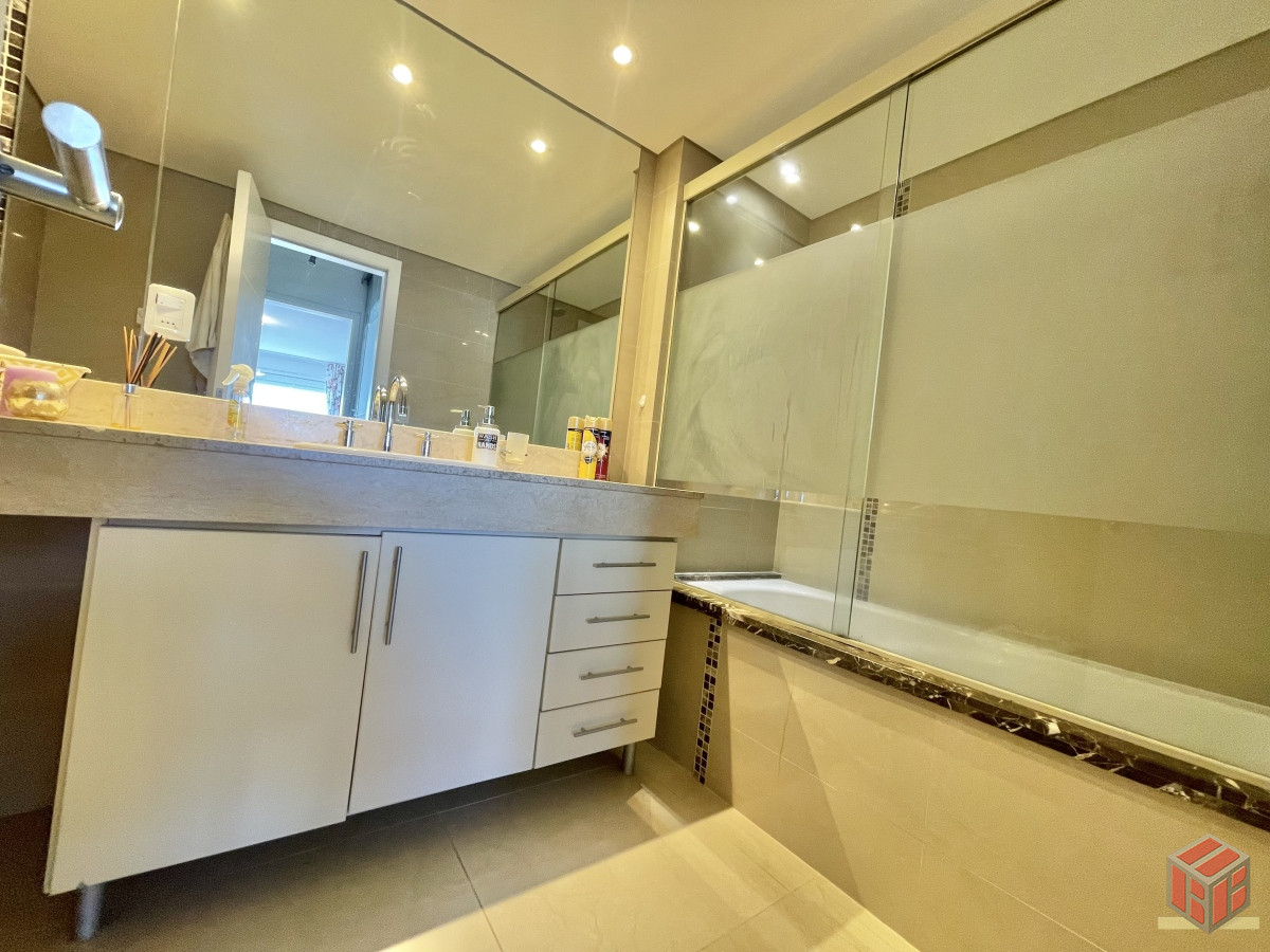 Apartamento ID.8996 - VENTA DE APARTAMENTO DE 3 SUITES CON PARRILLERO PROPIO EN MANSA PUNTA DEL ESTE