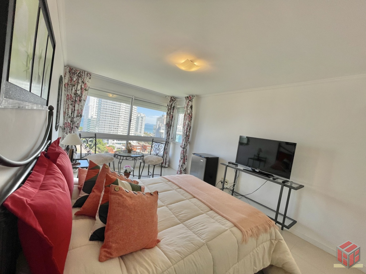 Apartamento ID.8996 - VENTA DE APARTAMENTO DE 3 SUITES CON PARRILLERO PROPIO EN MANSA PUNTA DEL ESTE