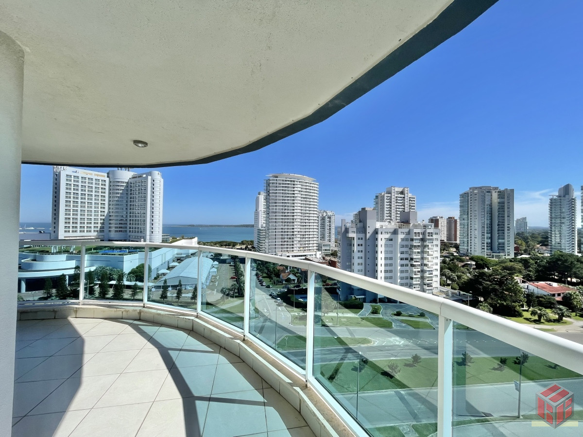 Apartamento ID.8996 - VENTA DE APARTAMENTO DE 3 SUITES CON PARRILLERO PROPIO EN MANSA PUNTA DEL ESTE