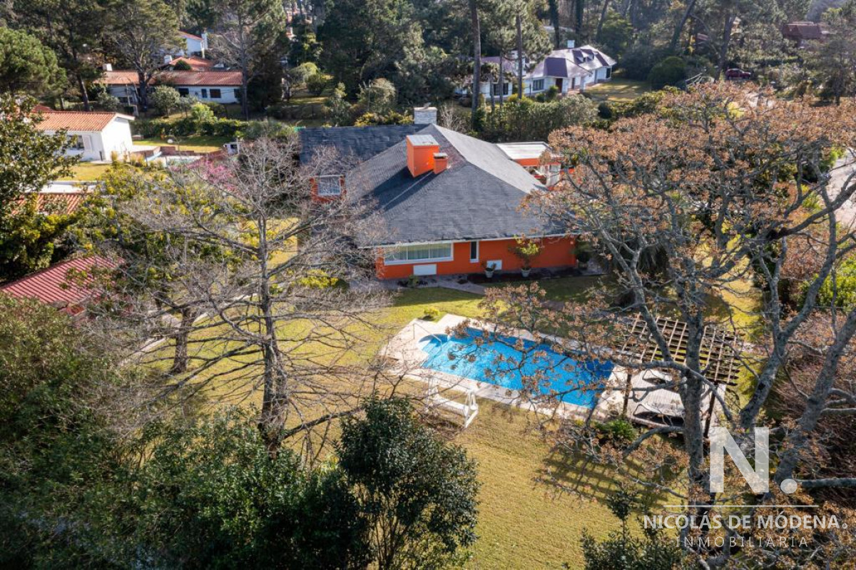 casa de 5 dormitorios con piscina en agradable zona - ndm15248c