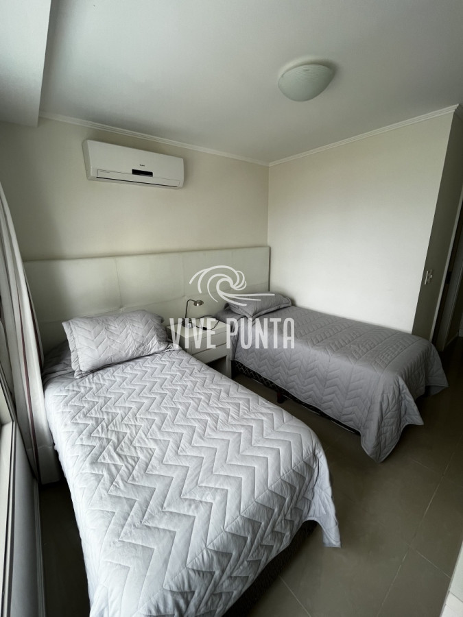 Apartamento ID.780 - En alquiler apartamento de 2 dormitorios 2 baños en parada 1 de Playa Brava 