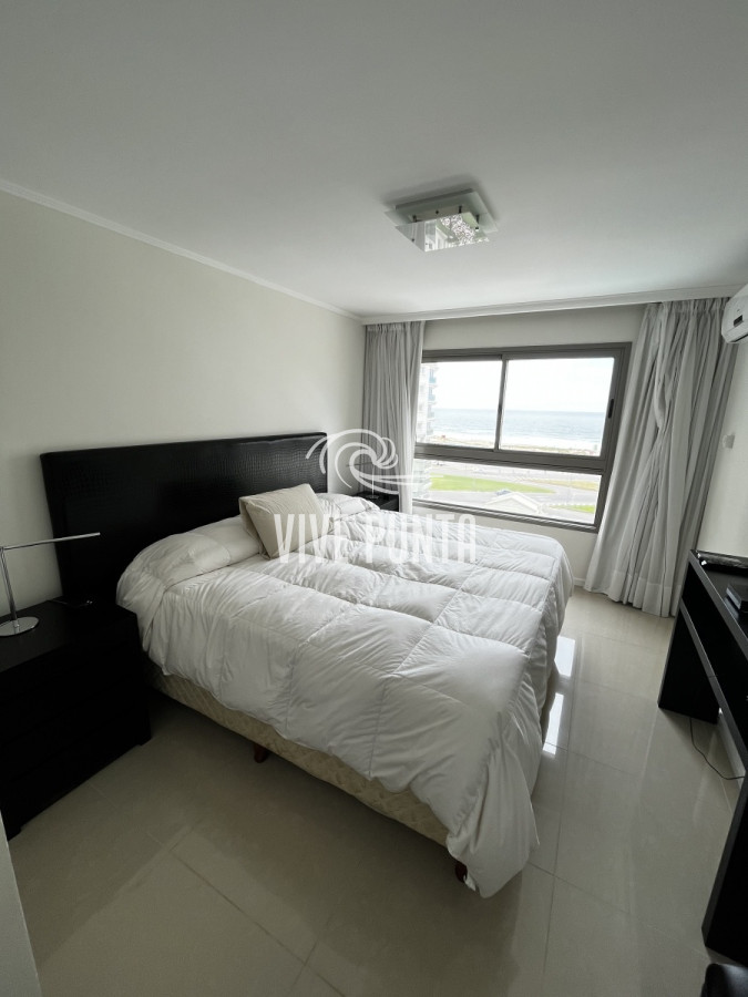 Apartamento ID.780 - En alquiler apartamento de 2 dormitorios 2 baños en parada 1 de Playa Brava 
