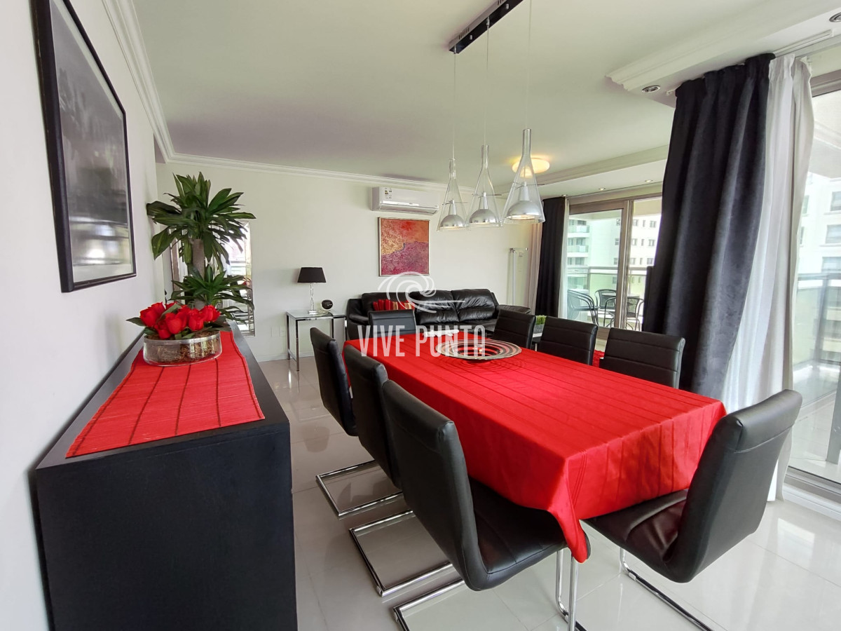 Apartamento ID.780 - En alquiler apartamento de 2 dormitorios 2 baños en parada 1 de Playa Brava 