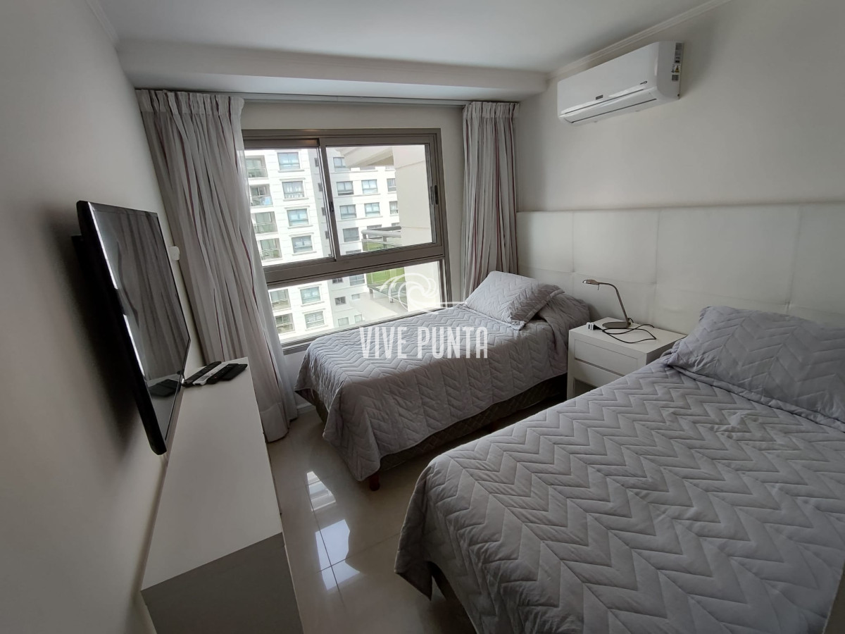 Apartamento ID.780 - En alquiler apartamento de 2 dormitorios 2 baños en parada 1 de Playa Brava 