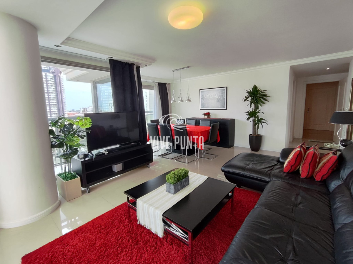 Apartamento ID.780 - En alquiler apartamento de 2 dormitorios 2 baños en parada 1 de Playa Brava 