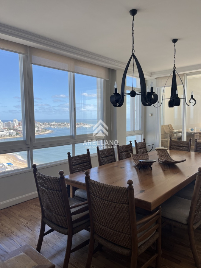 Apartamento ID.1982 - Venta Penthouse de 6 dormitorios Playa Mansa 