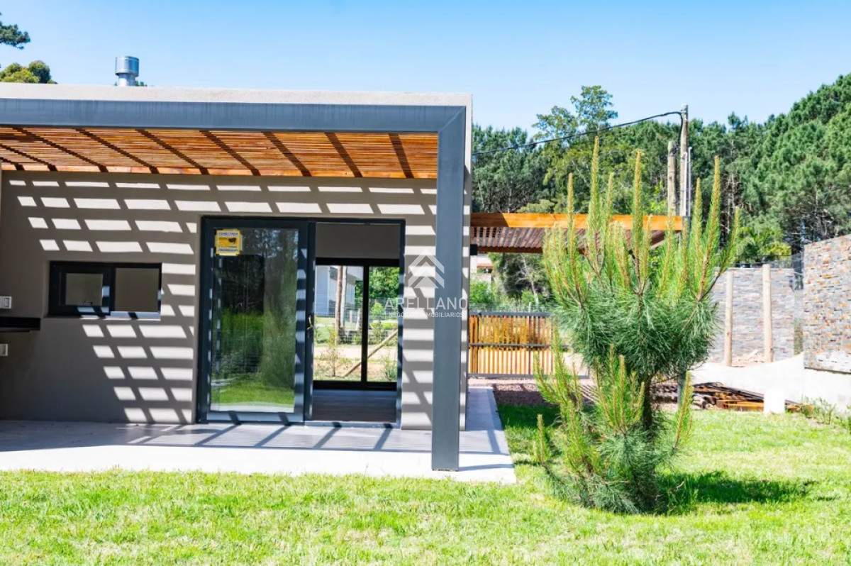 Casa ID.3961 - VENTA DE CASA DE 3 DORMITORIOS EN BURNETT PUNTA DEL ESTE