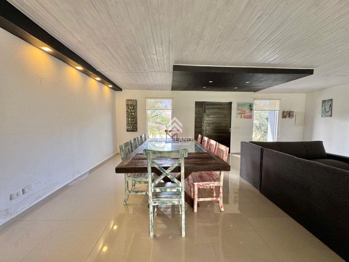 Casa ID.4887 - Casa en venta de 4 dormitorios, piscina Punta Ballena